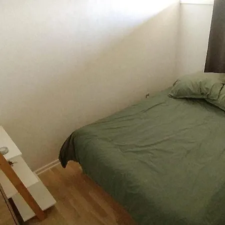 Sunny, Spacious, And Quiet Apartamento